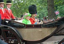 défilé anniversaire reine londres carrosse