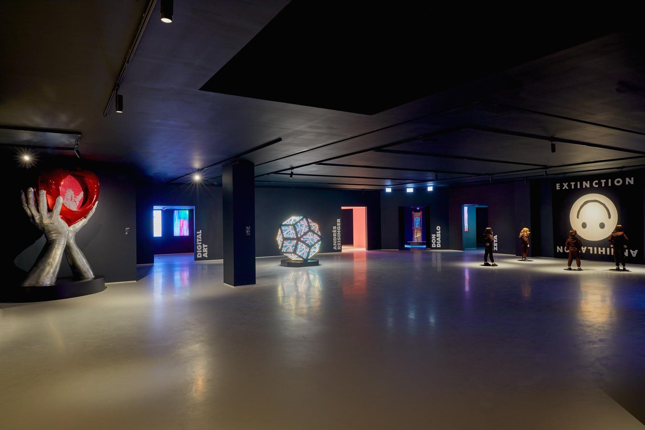 Exposition d'art numérique au Moco Museum de Londres