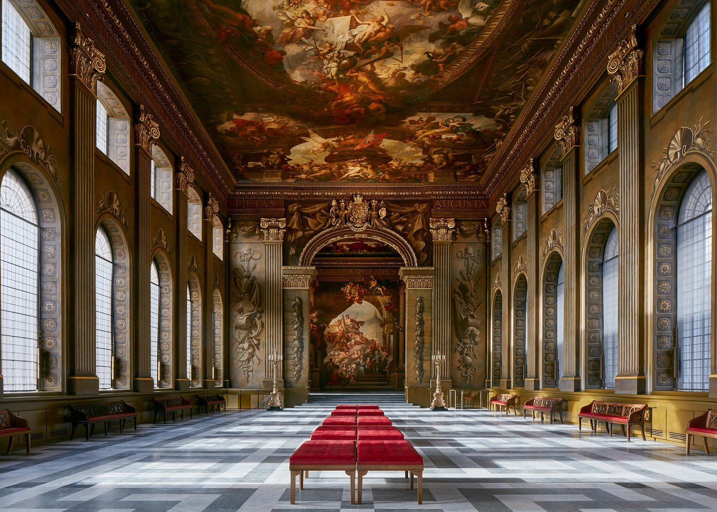 Vue générale du Painted Hall du Old Royal Naval College à Londres