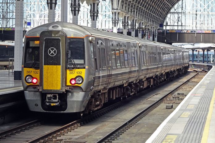 Un train Heathrow Express à la gare de Paddington